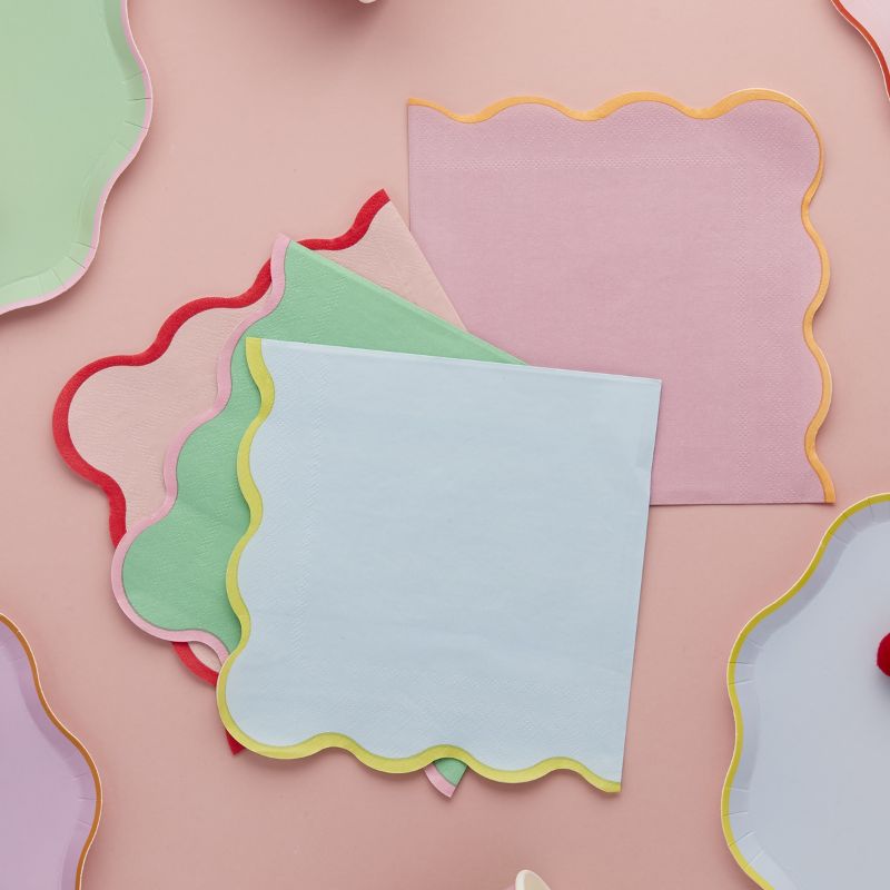 Bunte Servietten Wellenrand