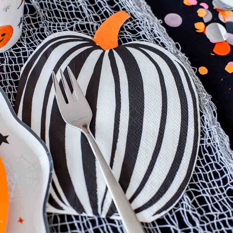 halloween kürbis streifen servietten