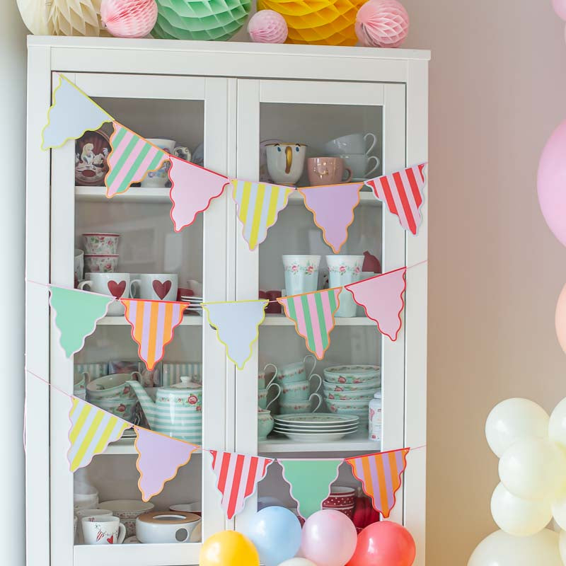 Wimpel Girlande / Streifen / Bunt