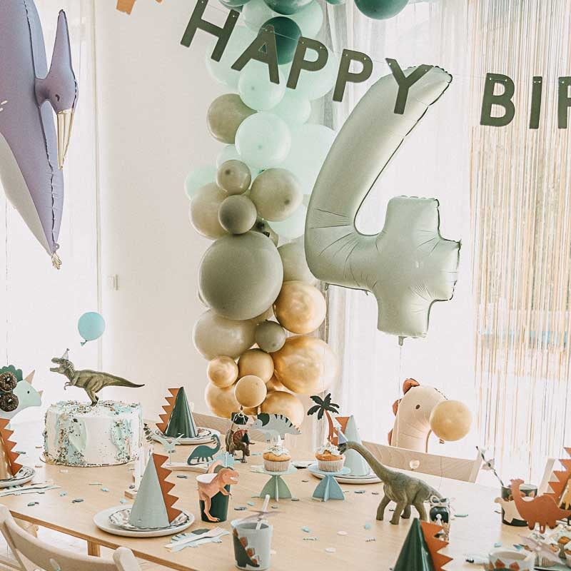 zahlen ballon salbei grün